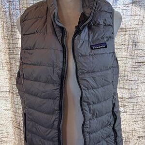Patagonia Quilted Puffer Vest in Charcoal Gray